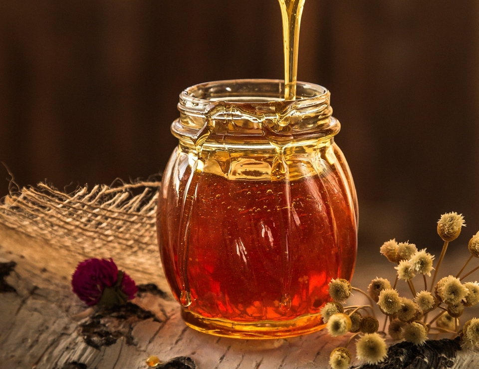 Honey into a jar